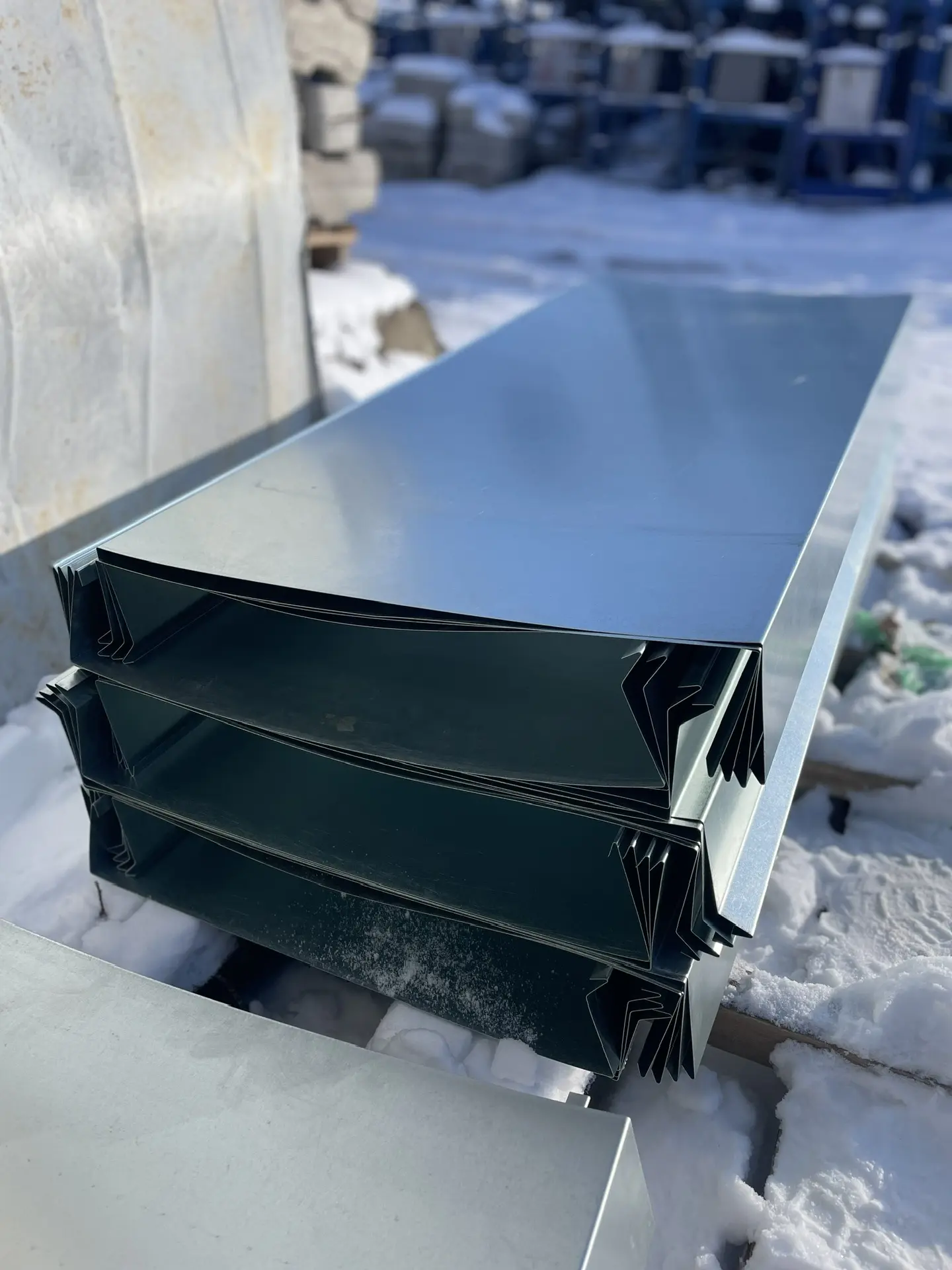 Парапетные крышки изготовление